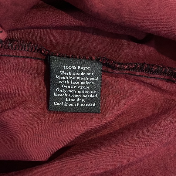 ROCK & REPUBLIC Rose Print Button Front Blouse Womens Medium - Picture 8 of 8